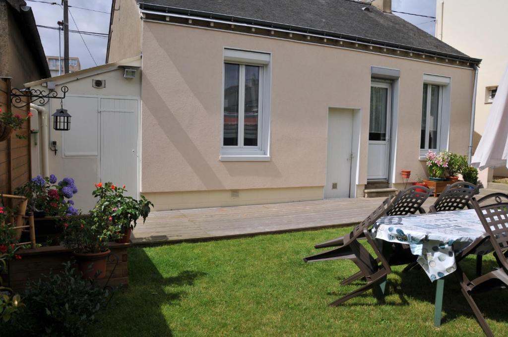 Les Vergnes Mancelles Le Mans Bagian luar foto